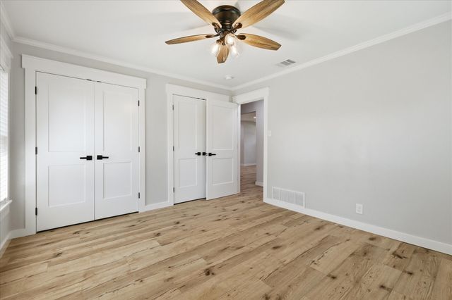 401 W Hillcrest Street, Keene, TX 76059