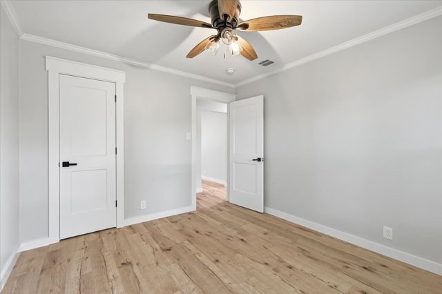401 W Hillcrest Street, Keene, TX 76059