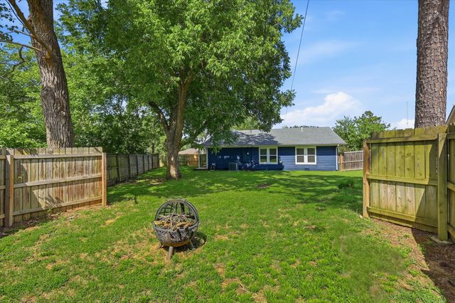401 W Hillcrest Street, Keene, TX 76059