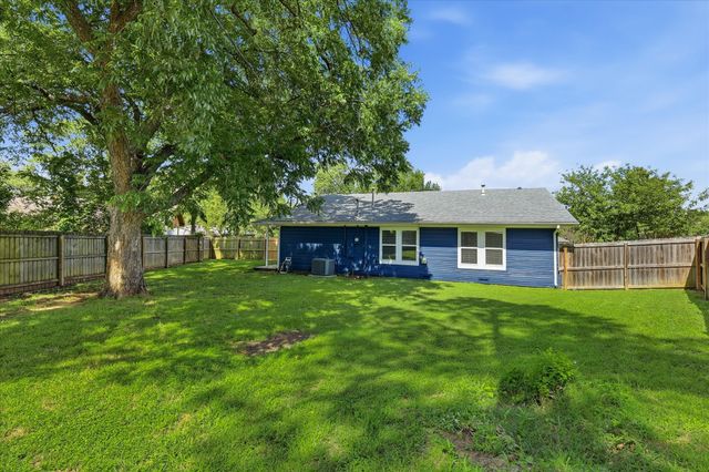401 W Hillcrest Street, Keene, TX 76059