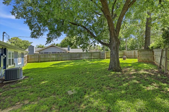 401 W Hillcrest Street, Keene, TX 76059