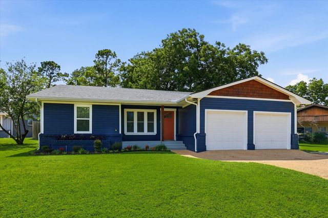 401 W Hillcrest Street, Keene, TX 76059