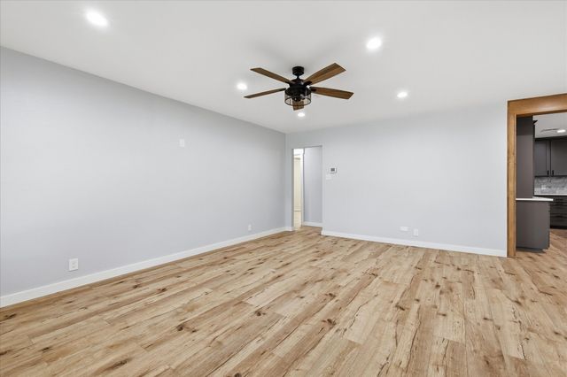 401 W Hillcrest Street, Keene, TX 76059