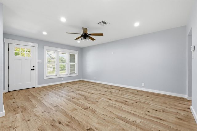401 W Hillcrest Street, Keene, TX 76059