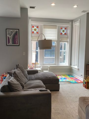 1537 N North Park Avenue 2, Chicago, IL 60610