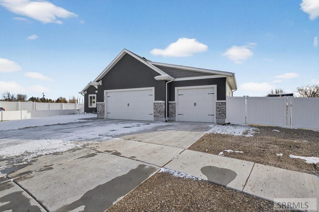 Image 2 of property listing at 1820 Dingo Run, Blackfoot, ID 83221