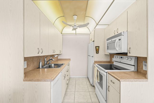 2056 Exeter D, Boca Raton, FL 33434