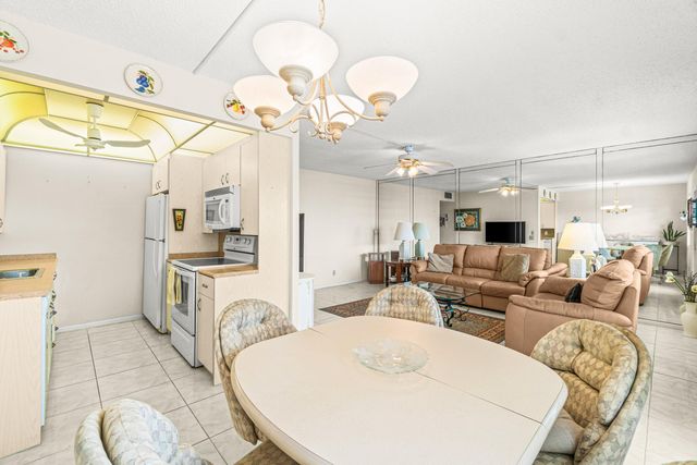 2056 Exeter D, Boca Raton, FL 33434