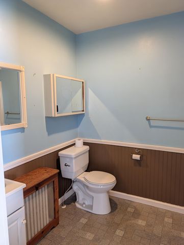 208 S Washington Avenue, Ludington, MI 49431