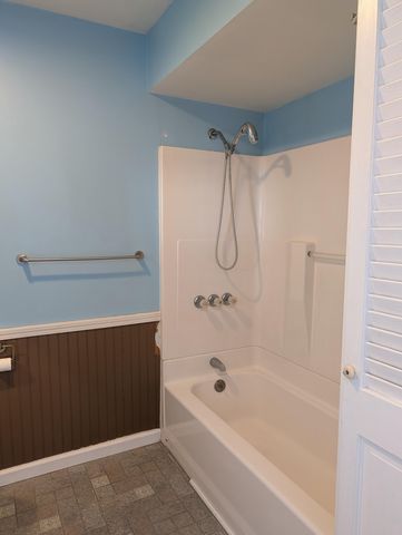 208 S Washington Avenue, Ludington, MI 49431