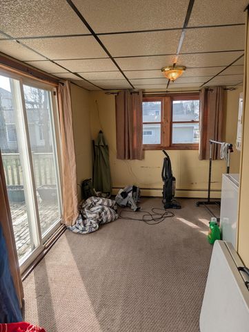 208 S Washington Avenue, Ludington, MI 49431