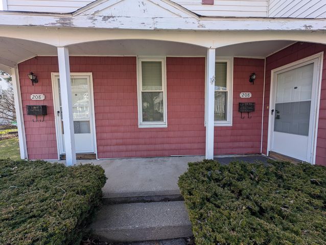 208 S Washington Avenue, Ludington, MI 49431