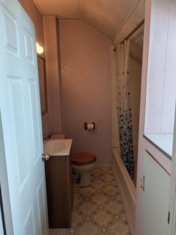 208 S Washington Avenue, Ludington, MI 49431