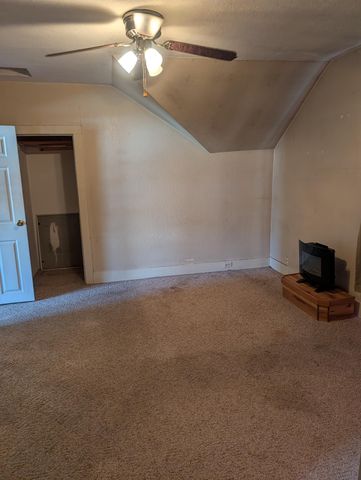 208 S Washington Avenue, Ludington, MI 49431