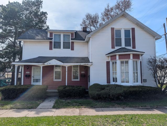 208 S Washington Avenue, Ludington, MI 49431