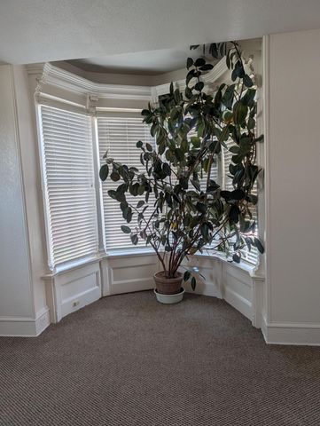 208 S Washington Avenue, Ludington, MI 49431