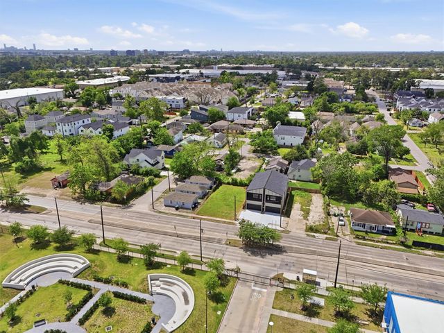 4113 Yale Street, Houston, TX 77018
