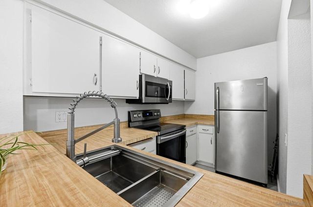 8019 Caminito De Pizza B, San Diego, CA 92108