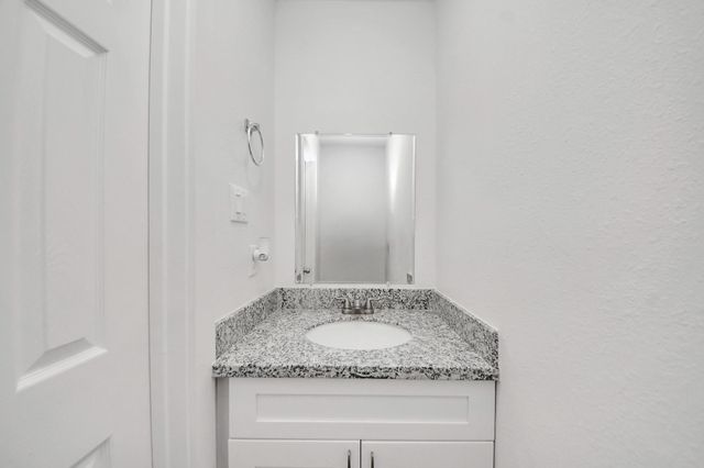 8125 Laura Koppe Road B, Houston, TX 77028