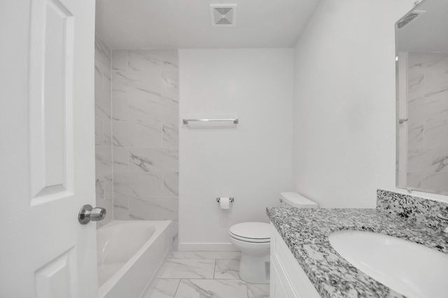 8125 Laura Koppe Road B, Houston, TX 77028