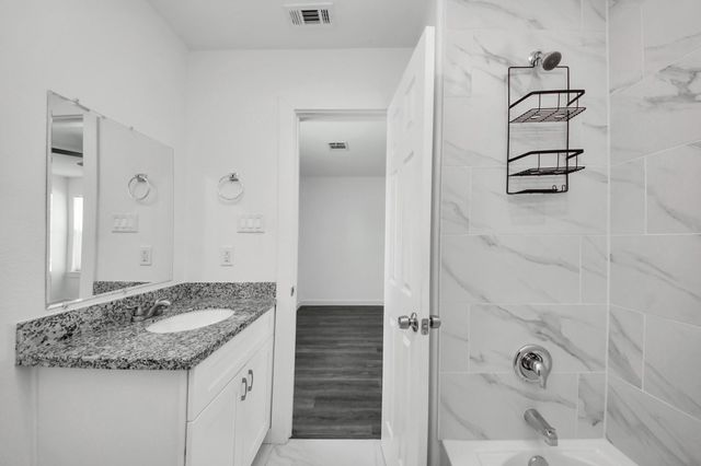 8125 Laura Koppe Road B, Houston, TX 77028