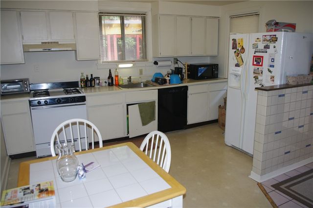 5884 Ellsworth Ave, Shadyside, PA 15232