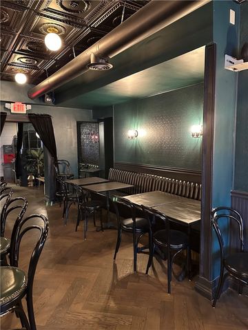 5884 Ellsworth Ave, Shadyside, PA 15232