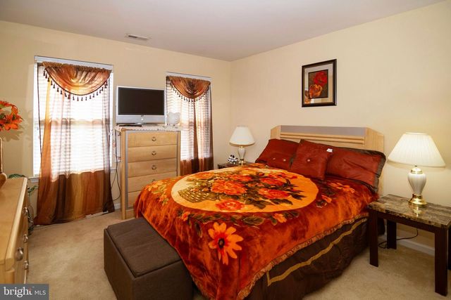 7 GOOSE NECK LN, Sicklerville, NJ 08081
