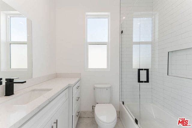 1236 N Beachwood Drive, Los Angeles, CA 90038