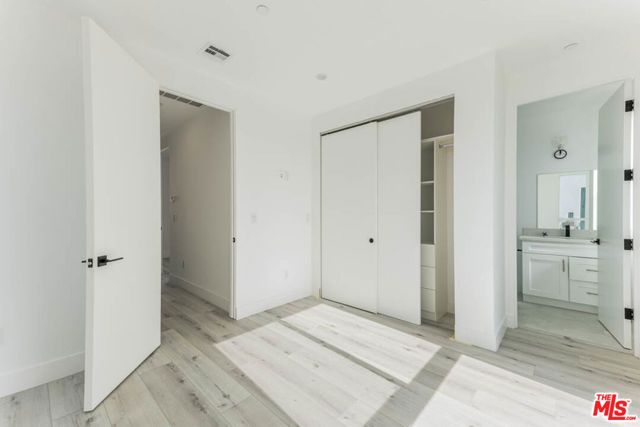 1236 N Beachwood Drive, Los Angeles, CA 90038