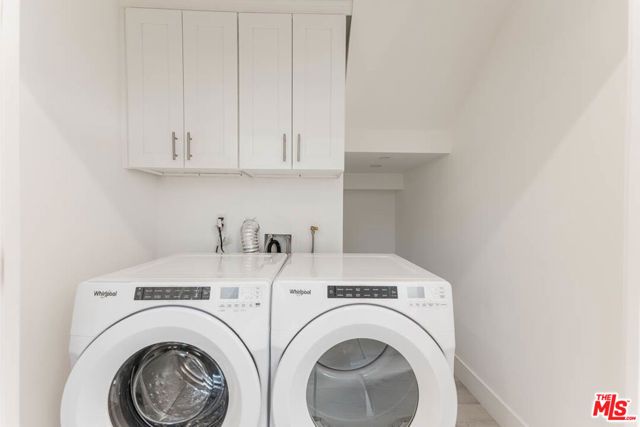 1236 N Beachwood Drive, Los Angeles, CA 90038
