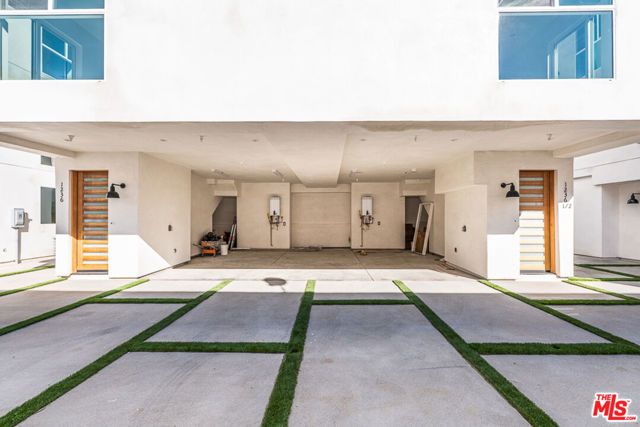 1236 N Beachwood Drive, Los Angeles, CA 90038