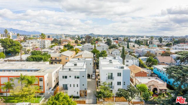 1236 N Beachwood Drive, Los Angeles, CA 90038