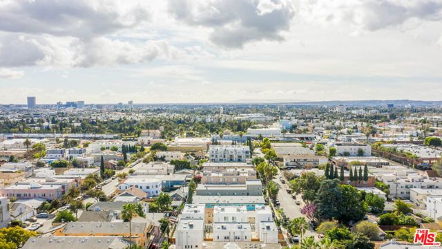 1236 N Beachwood Drive, Los Angeles, CA 90038