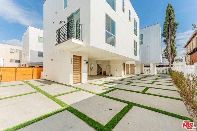 1236 N Beachwood Drive, Los Angeles, CA 90038