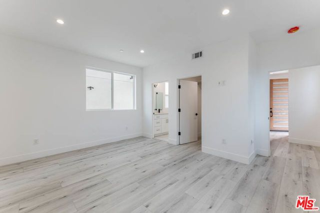 1236 N Beachwood Drive, Los Angeles, CA 90038