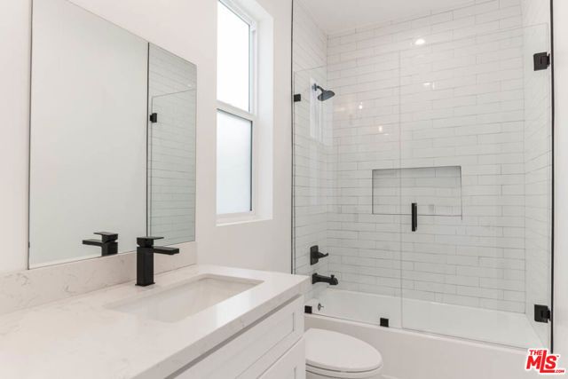 1236 N Beachwood Drive, Los Angeles, CA 90038
