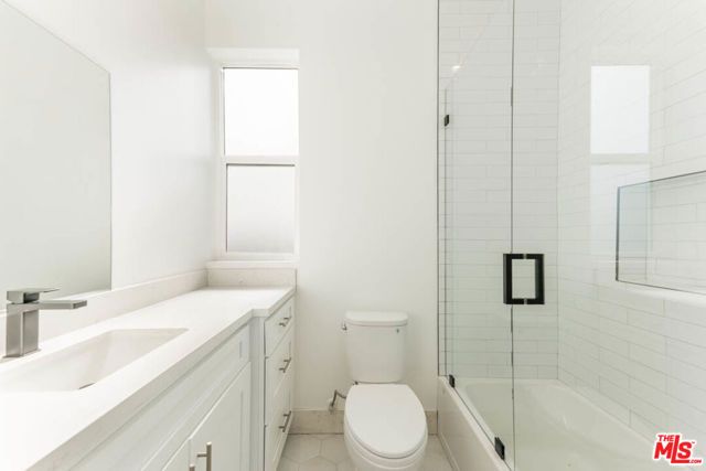 1236 N Beachwood Drive, Los Angeles, CA 90038