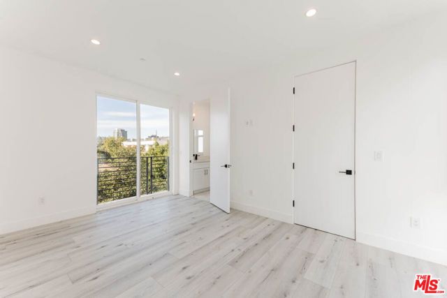 1236 N Beachwood Drive, Los Angeles, CA 90038