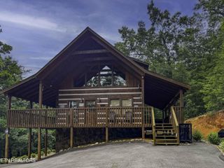 1554 Bear Valley Rd, Sevierville, TN 37876