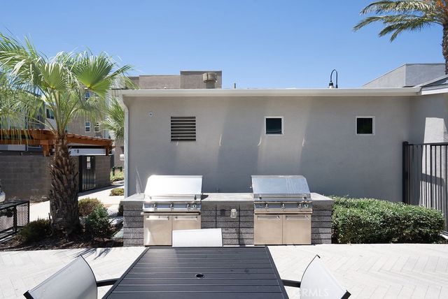 1000 N Tangent Privado 202, Ontario, CA 91764