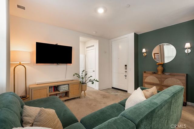 1000 N Tangent Privado 202, Ontario, CA 91764