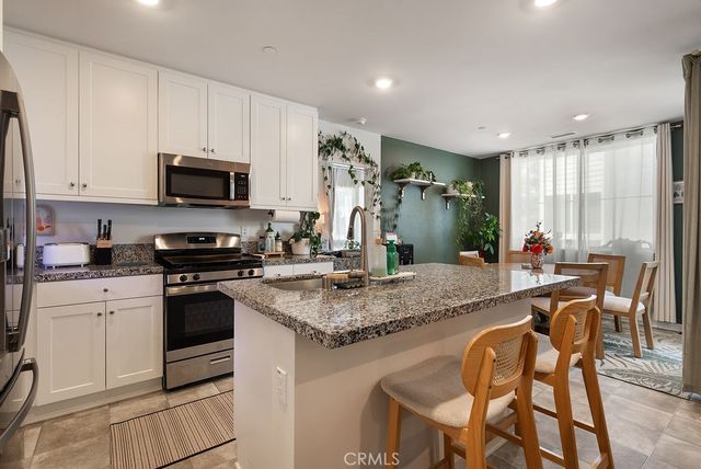 1000 N Tangent Privado 202, Ontario, CA 91764