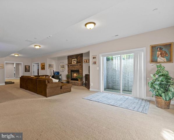 6865 CROCKETT CT, Hughesville, MD 20637