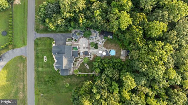 6865 CROCKETT CT, Hughesville, MD 20637