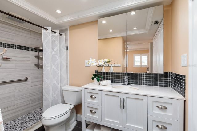 1 S BOCA CIEGA POINT BOULEVARD 204, St Petersburg, FL 33708