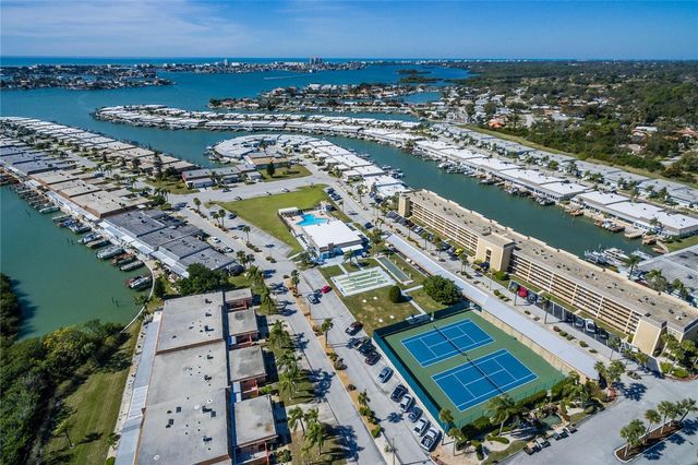 1 S BOCA CIEGA POINT BOULEVARD 204, St Petersburg, FL 33708