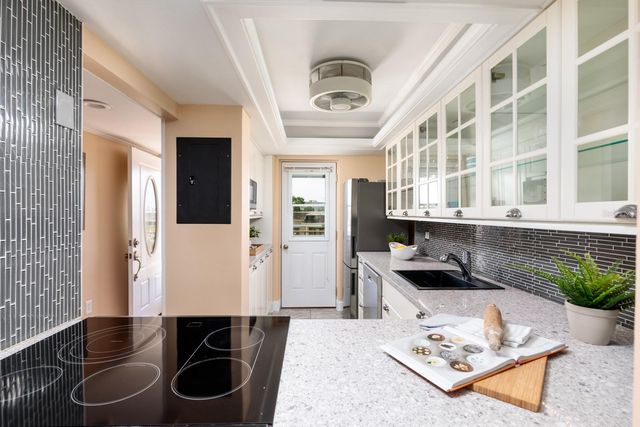 1 S BOCA CIEGA POINT BOULEVARD 204, St Petersburg, FL 33708