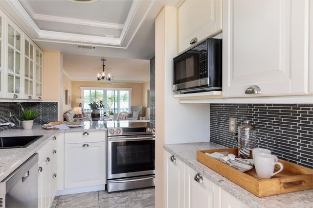 1 S BOCA CIEGA POINT BOULEVARD 204, St Petersburg, FL 33708