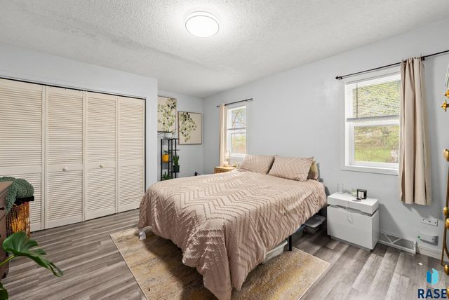 1325 S Annway Dr Drive, Sioux Falls, SD 57103